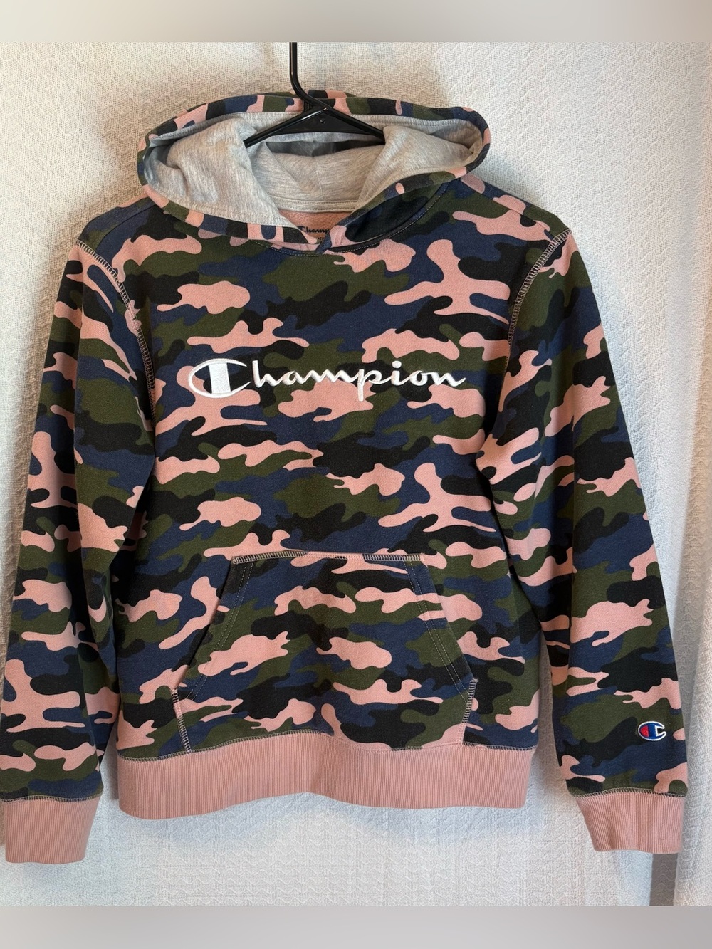 Champion Signature Fleece Boys/Girls Camouflage Pullover Hoodie. Size L.